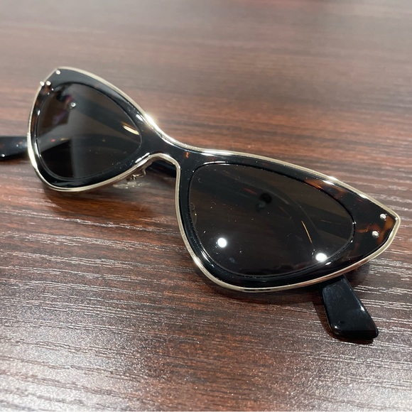 Moschino Tortoiseshell and Brown Cat Eye Sunglasses main image 12